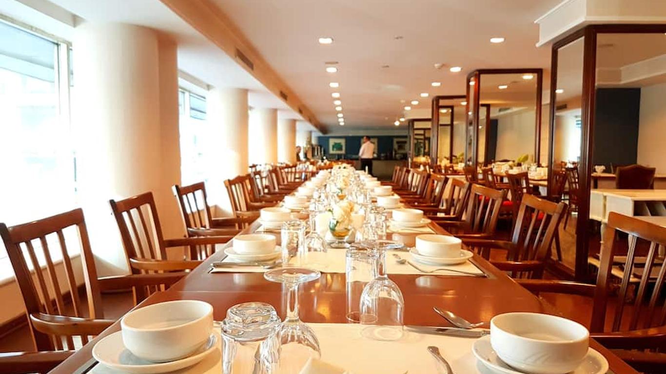 马维苏尔梅里阿达纳汝拉酒店