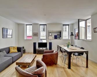 Le Faubourg - Duplex pour 4 personnes à Bordeaux - 波尔多 - 客厅