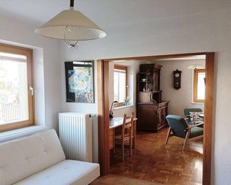 Wiete Lenk Comfortable holiday residence - 德累斯顿 - 客厅