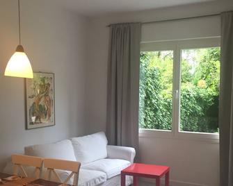 Vacation apartment in Südstadt 2 - 波恩(波昂) - 客厅