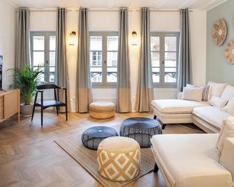 Maison Tillot - 第戎 - 客厅