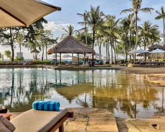 巴厘岛日航酒店 - South Kuta - 游泳池