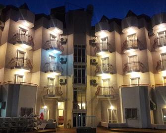 亚福鲁 4 号公寓酒店 - 伊丘美勒 - 建筑