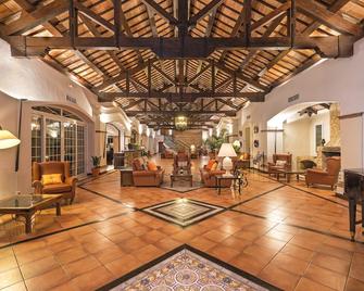 拉卡拉高尔夫水疗度假酒店 - La Cala de Mijas - 大厅