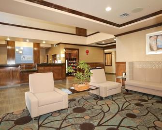 弗农智选假日酒店 - 弗农 - 大厅