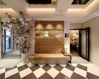 大阪樱花套房酒店 - 大阪 - 大厅