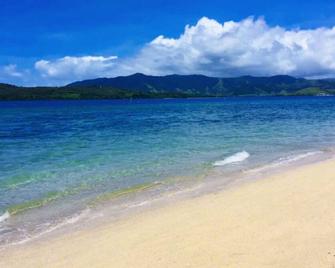 Nananu-I-Ra Oceanfront House - Island Escape - 拉奇拉奇 - 海滩