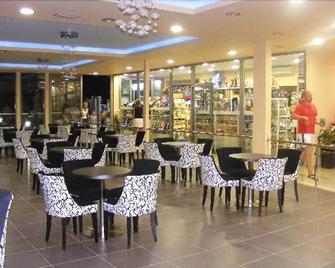 Evi Hotel - 法里拉基 - 餐馆