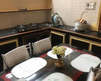 Kodali Homestays - Bhadrāchalam - 厨房