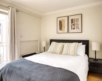 Amazing Nolita 2BR w/ Elevator & Roof, nr Little Italy, by Blueground - 纽约 - 睡房