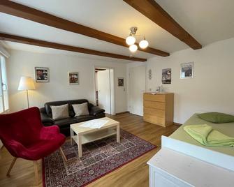 Apartment mit Terrasse No3 - 奎德林堡 - 客厅