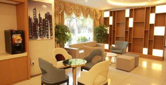格林豪泰上海虹桥机场公寓酒店 - 上海 - 大厅