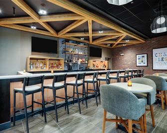 北查尔斯顿酒店 - 北查尔斯顿 - 酒吧