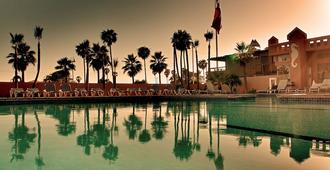 滨海别墅酒店 - 恩塞纳达 - 游泳池