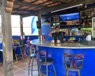 西埃斯特套房酒店 - 卡波圣卢卡斯 - 酒吧