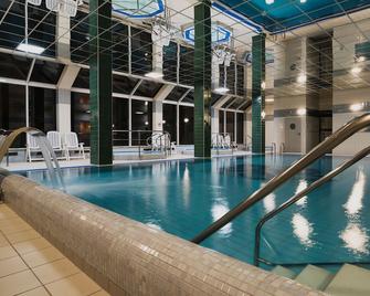 奥林匹克ii酒店 - 科沃布热格 - 游泳池