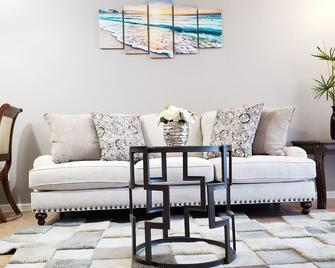 Comfy & Convenient 1br Apartment Near Oaks Mall & Medical Center Fast Wifi - 盖恩斯维尔 - 客厅