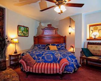 Memories Suite, Fireplace, Garden. Only Hotel With Parking In Downtown - 尤里卡斯普林斯 - 睡房