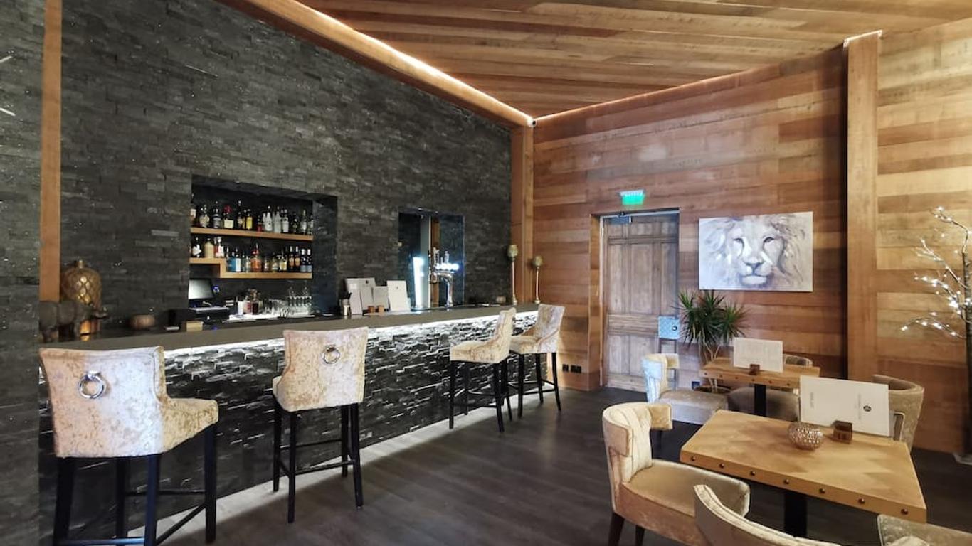 盖特威克斯坦山苑酒店