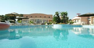 密涅瓦酒店 - 布林迪西 - 游泳池