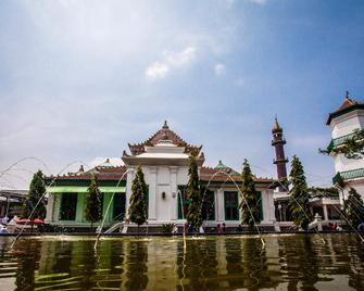 Hotel Swarna Dwipa - 巨港 - 建筑