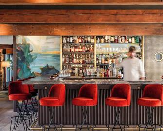 Otis Harbor Springs - 哈伯斯普林斯 - 酒吧