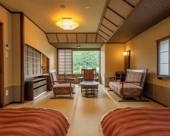 定山溪 悠乐草庵 - 札幌 - 客厅