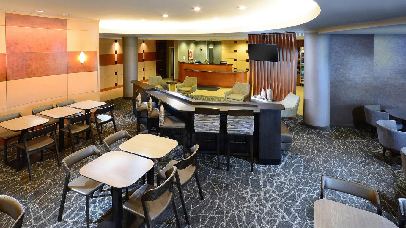 林奇堡机场/大学区万豪春季山丘套房酒店