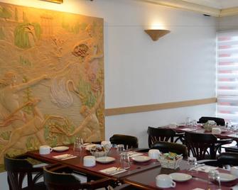 瑟堡奥克特维尔布里特酒店 - 瑟堡 - 餐馆