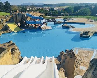 La Puerta de Viana, con desayuno, piscina y posibilidad Visita a bodega! - 维亚纳 - 游泳池