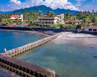 巴厘岛棕榈度假酒店 - 曼吉斯 - 海滩