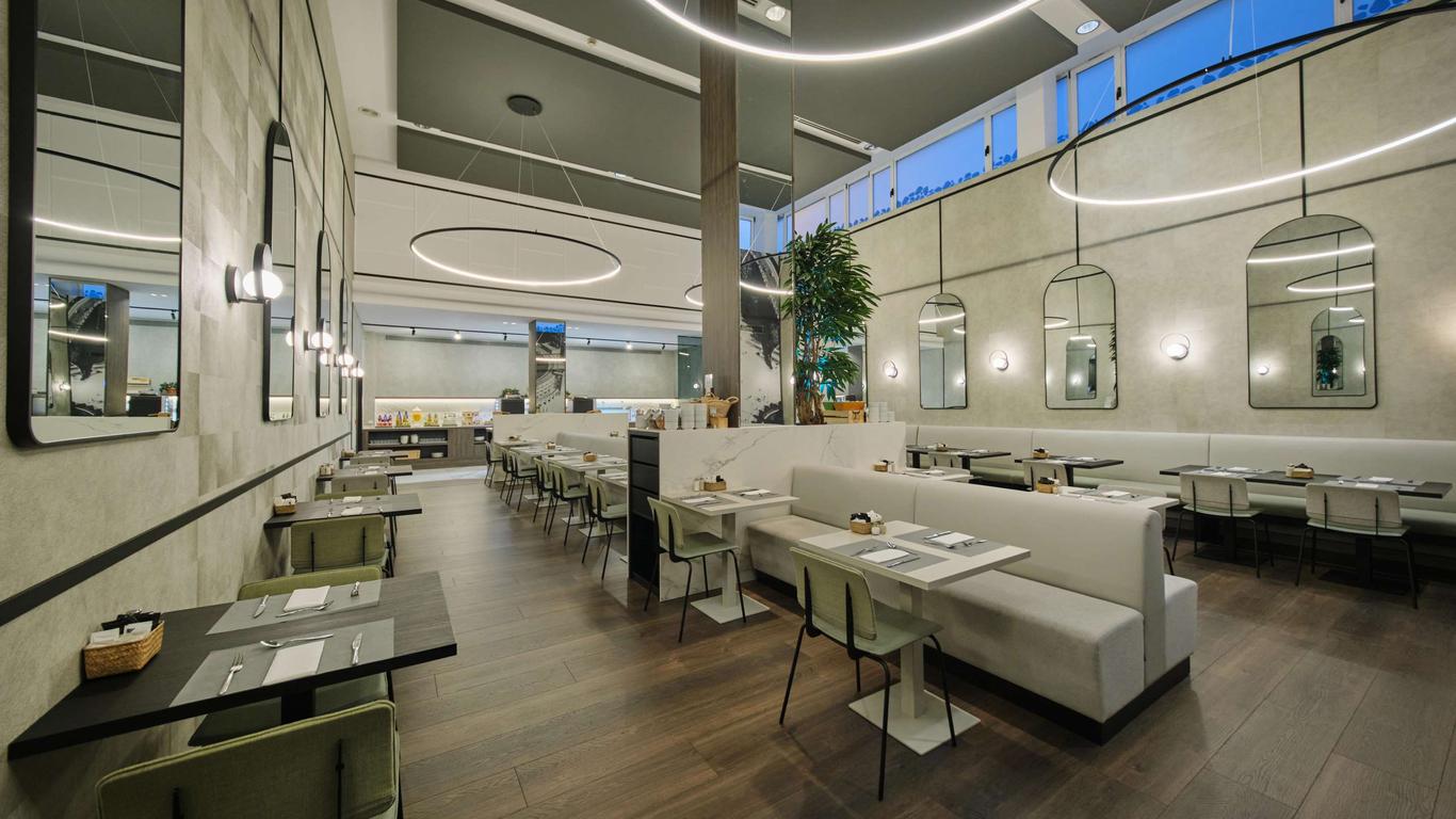 拉斐尔维塔斯酒店