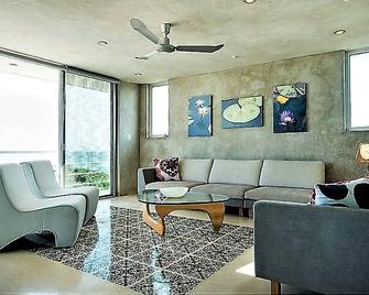 Villa Esmeralda, Luxury Beachfront - Chicxulub Puerto - 客厅