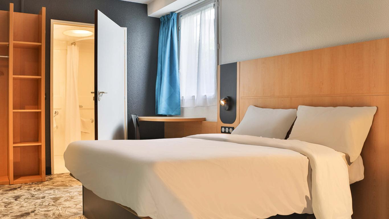 萨布勒 - 多洛讷中央车站 B&B 酒店