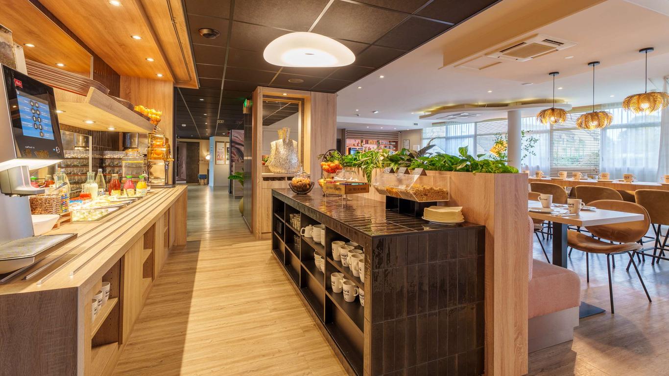 基利雅得卓越瓦纳中心 - 万国宫艺术酒店