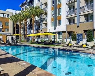 1b1b Luxury Apartment Center Area Pool/Gym/Mall\n - 欧文 - 游泳池