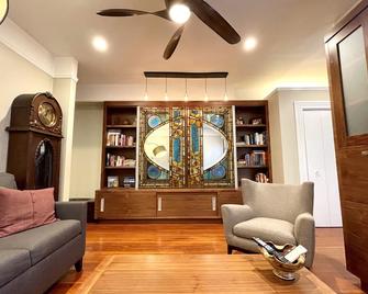 Lovely Mission Dolores Oasis - 1BR 1Bath w/Office, 1 block from Dolores Park - 旧金山 - 客厅