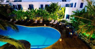 卡萨蒂罗姆酒店 - 帕罗奇亚 - 游泳池