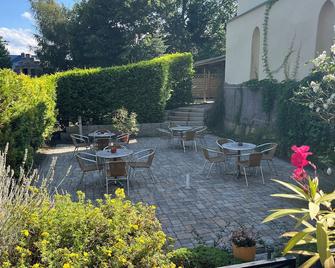 Burghof Ferienwohnungen Görlitz - 格尔利茨 - 露台