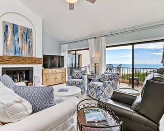 Beautiful Million Dollar Views From Ocean Front Pent House Amelia Island Pet-Ask - 费南迪纳比奇 - 客厅