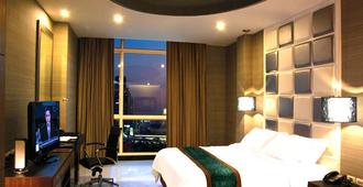 曼谷富丽华阿索科酒店 - 曼谷 - 睡房