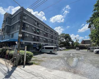 Ze Residence Ram Intra - 曼谷 - 建筑