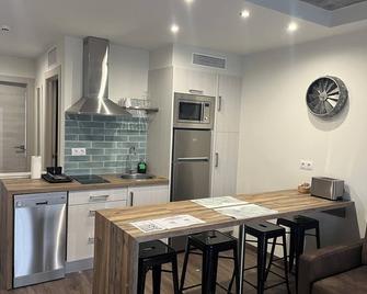 Apartamentos Estela de Altamira - 滨海桑蒂利亚纳 - 厨房