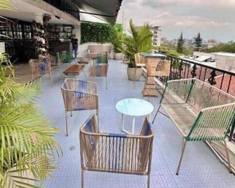 The View Hostel & Lounge - 卡利 - 阳台