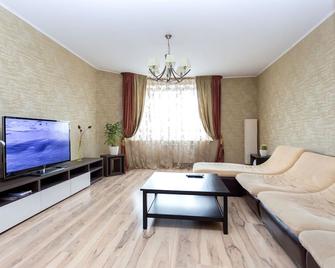MinskLux Apartments 2 bedrooms - 100 sqm（明斯克豪华公寓2房 - 100平米） - 明斯克 - 客厅
