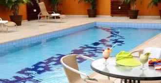 马瑙斯司丽普酒店 - 马瑙斯 - 游泳池