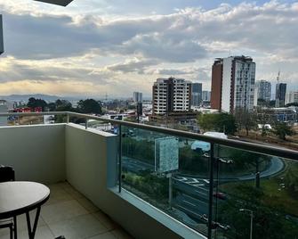 Sabana Best Location Condo - 圣荷西 - 阳台