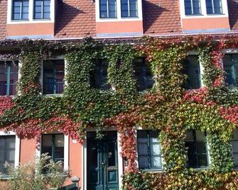 Charming vacation apartment in a historic building 10 minutes from the city center - 德累斯顿 - 建筑