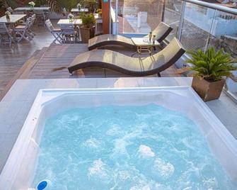 卡塔赫纳皇家酒店 - 卡塔赫纳 - 游泳池