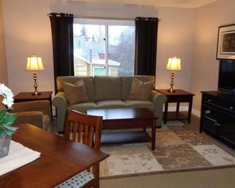Downtown Anchorage Furnished One Bedroom Apartment - 安克雷奇 - 客厅